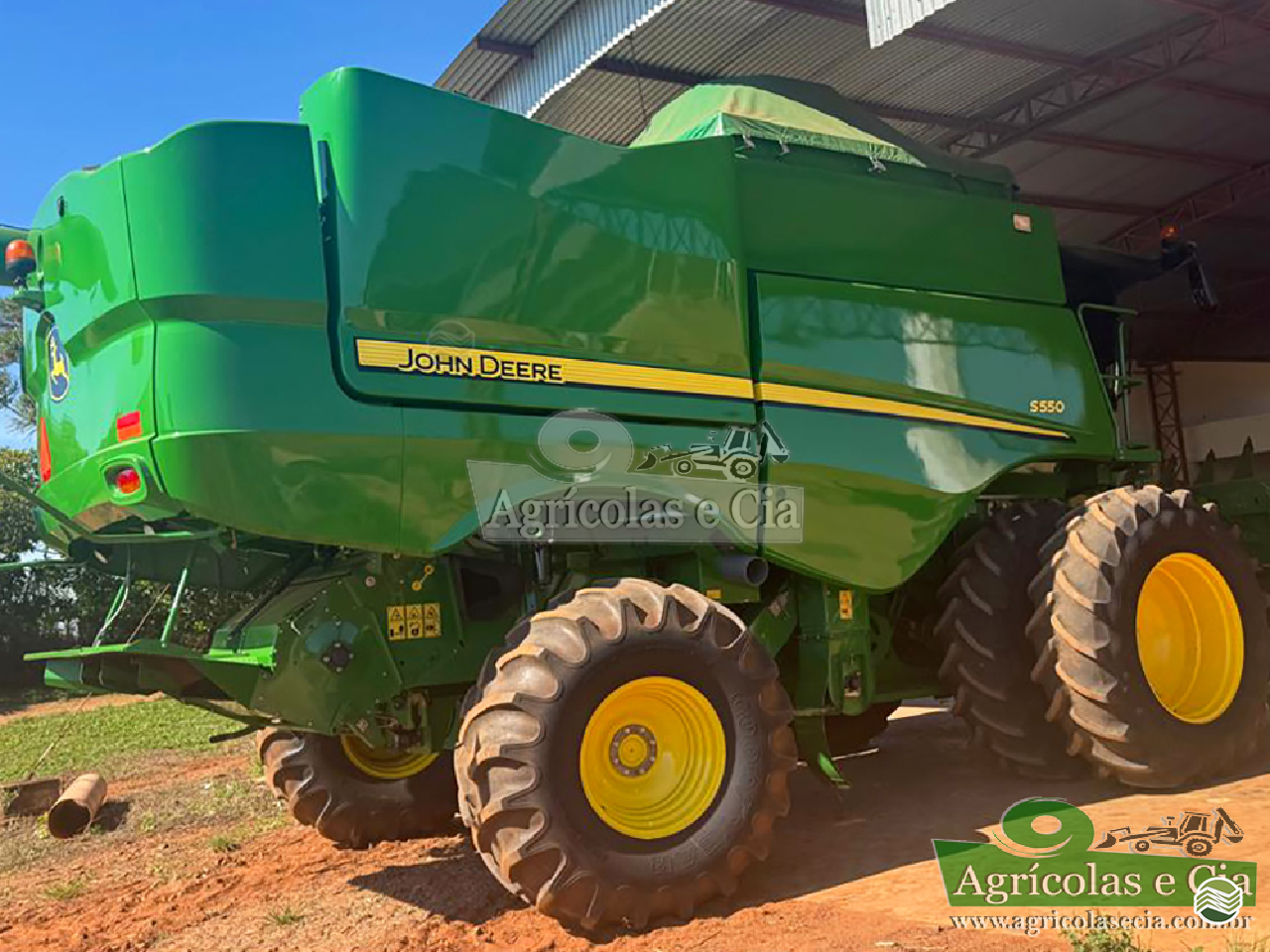 COLHEITADEIRA JOHN DEERE JOHN DEERE S550 Agricolas e Cia RIO DAS PEDRAS SÃO PAULO SP